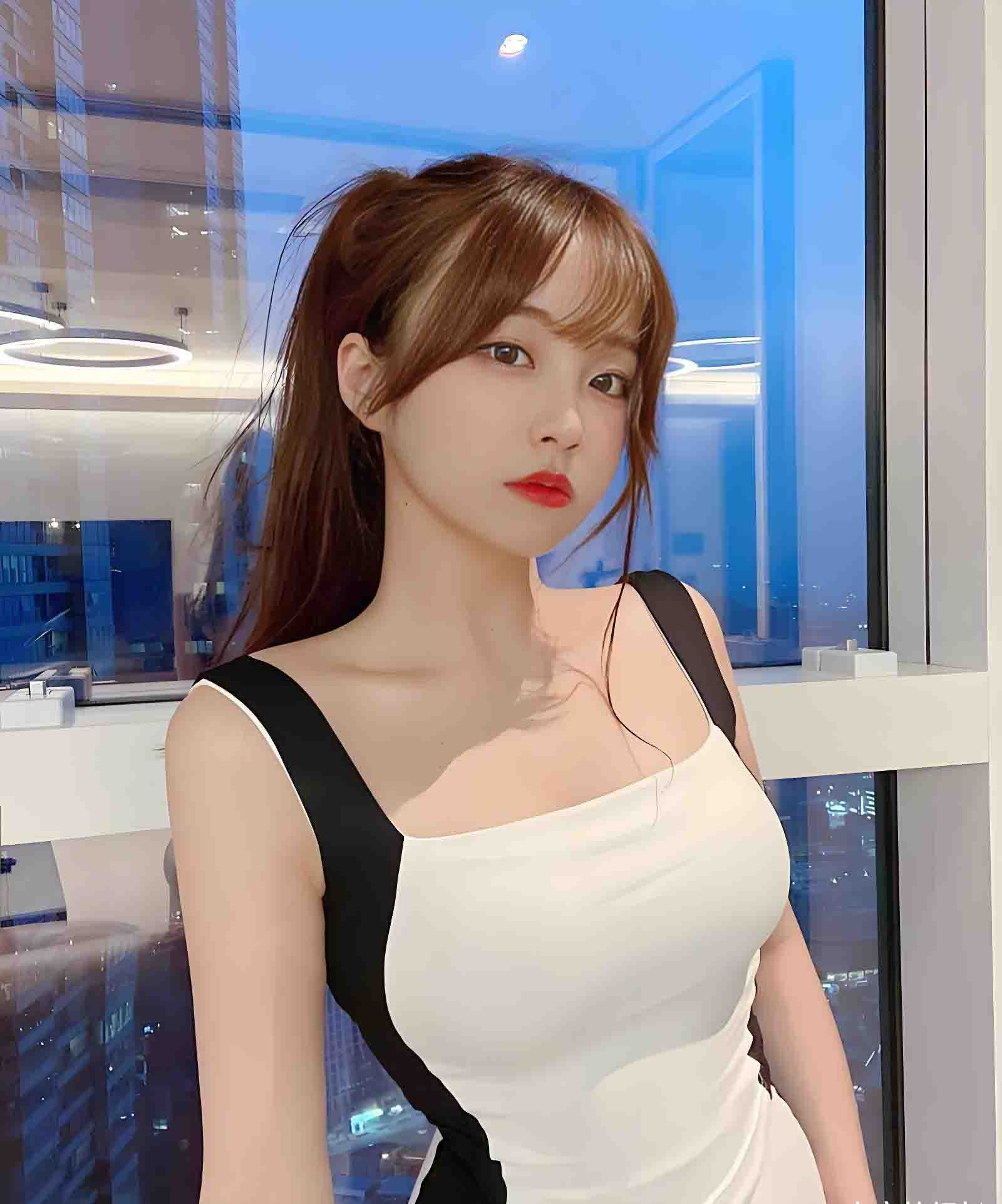 抖音46万粉丝女神巨乳尤物【冷艳后妈】颜值高身材傲人白嫩巨乳